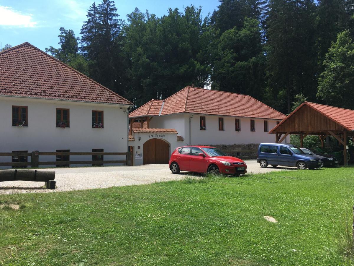 Zevluv Mlyn Hotel Nové Hrady Exterior foto